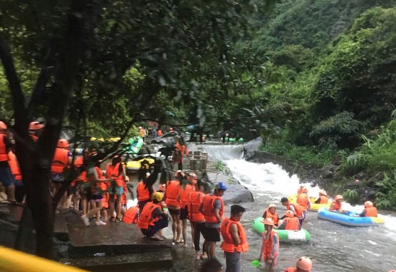 惊险刺鼻的漂流体验