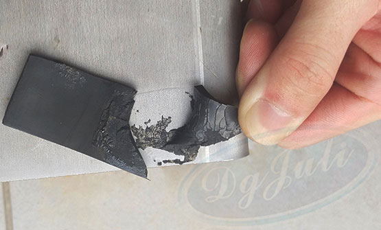 橡胶粘金属用什么胶水？聚厉牌橡胶瞬间胶可轻松搞定