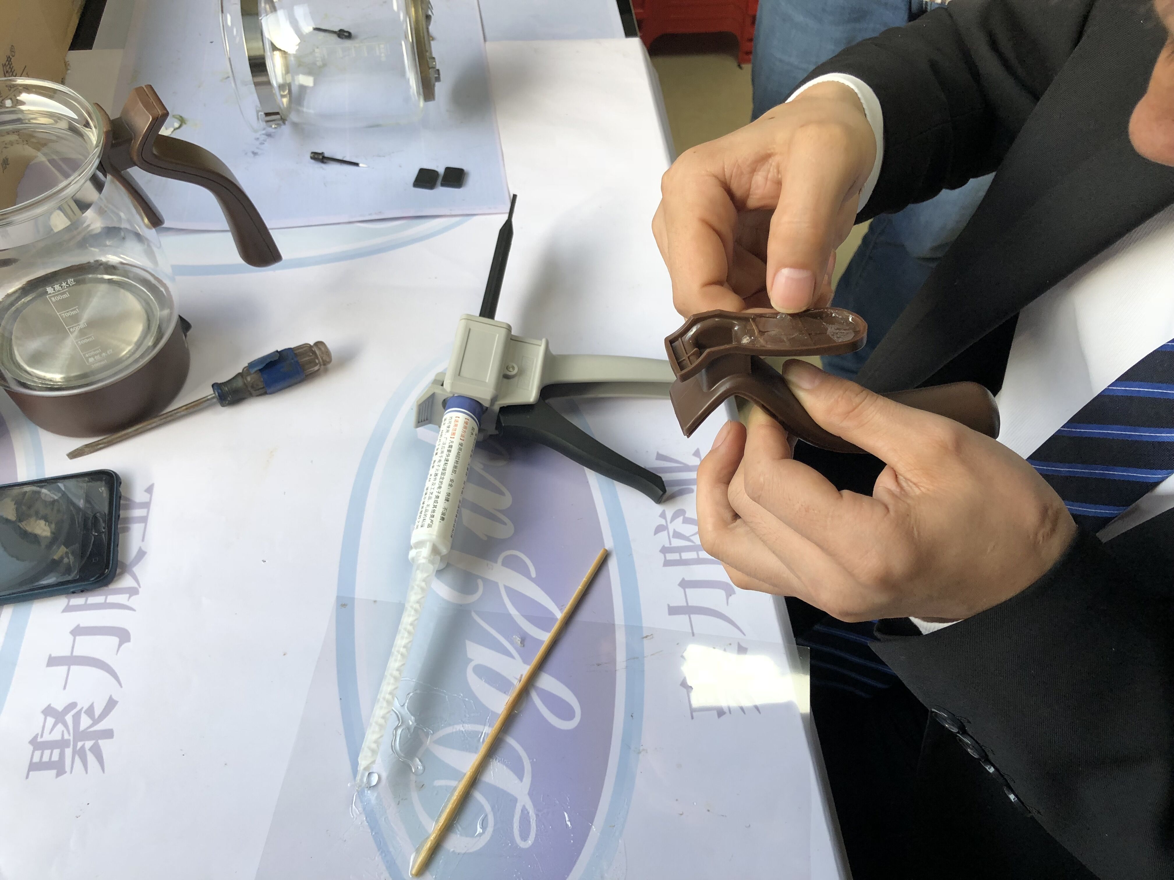 电热壶手柄粘接