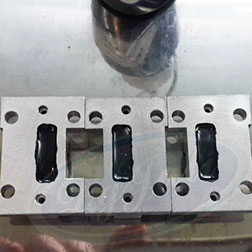 高温电子元件灌封胶|非溶剂型单组份耐400℃高温+硬度高抗冲击耐酸碱{胶水厂家聚力}