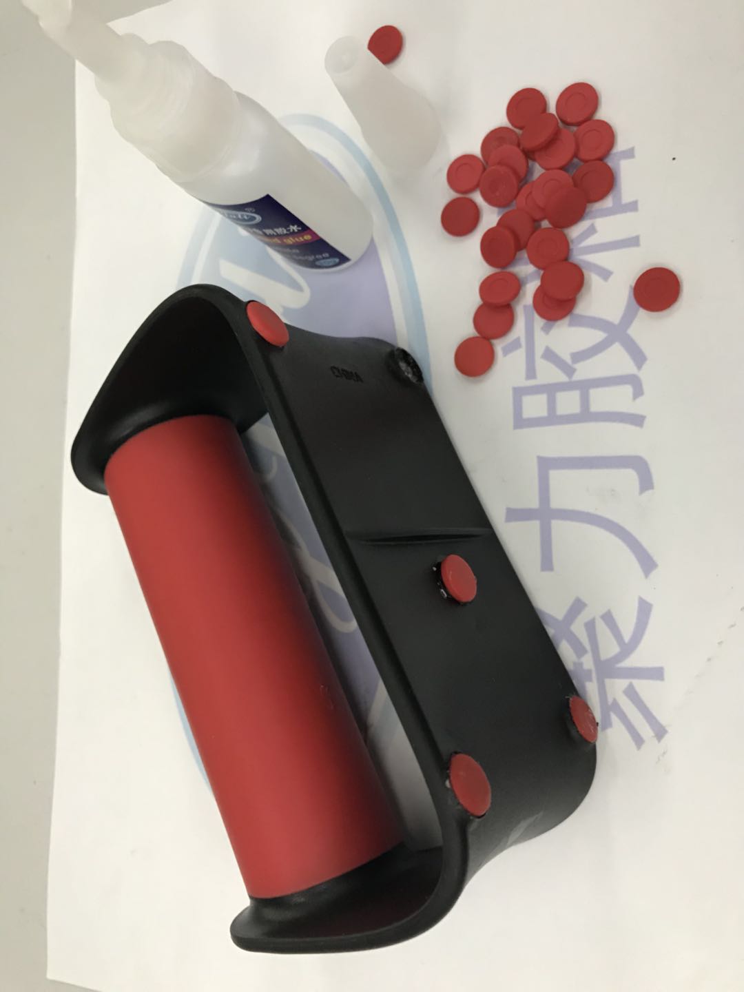 粘PP材质拉力器用什么胶水结实耐用？ 采用聚力特种瞬间胶撕裂基材不开胶