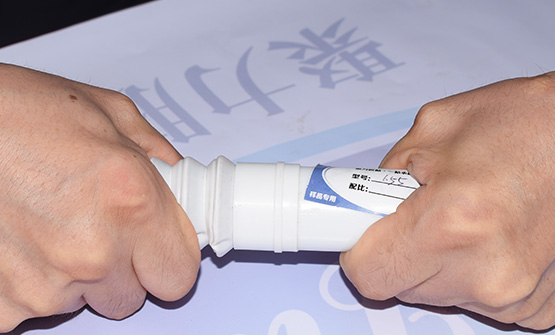 塑料高温胶水|专门针对塑料粘接中耐高温要求而开发研制粘硬塑料的高温胶水[聚厉]