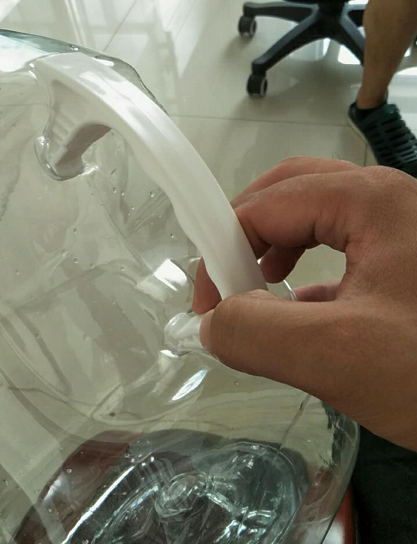 PP粘PET塑料用什么胶水?四川胶水工厂聚力为您解决塑料材质粘接难题 PP粘PET塑料用什么胶水?四川胶水工厂聚力为您解决塑料材质粘接难题