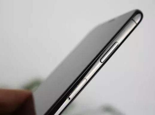 手机侧键粘接，找聚力胶水定制高强度TPU塑料和铝合粘接胶水