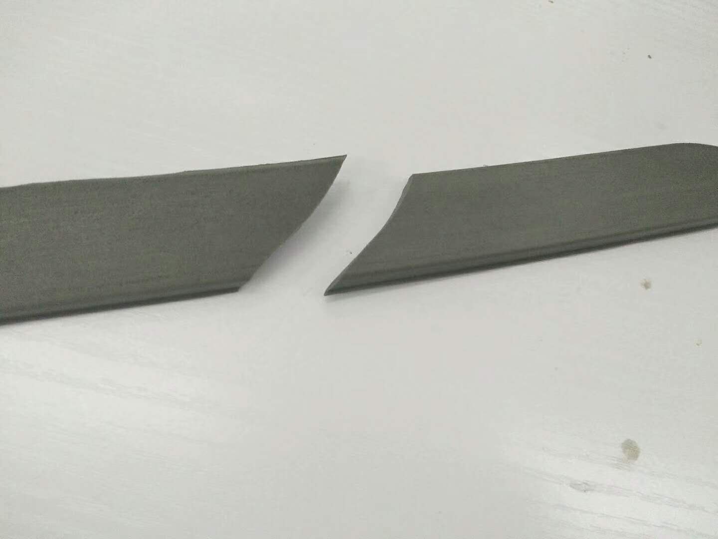 橡胶截面对粘，用强度高于橡胶的橡胶粘橡胶胶水-聚力胶水