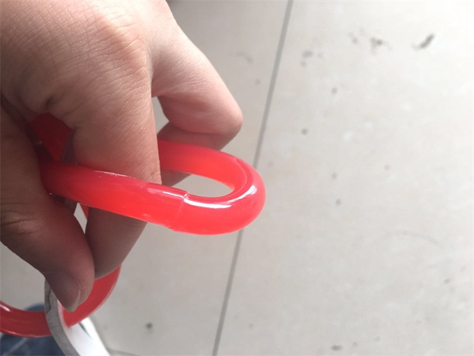 TPU胶水弯折效果