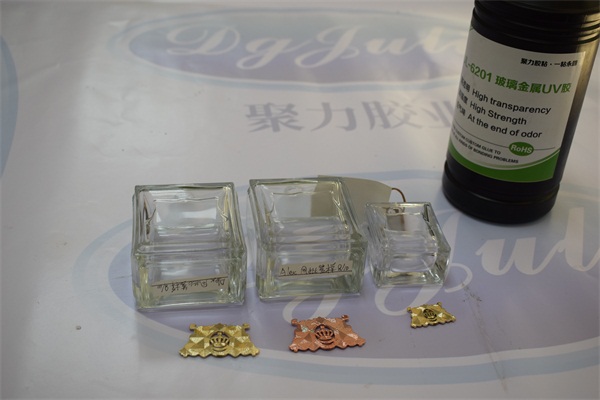 粘玻璃和金属的胶水，用高强度无胶痕的玻璃粘金属UV胶水-聚力胶水