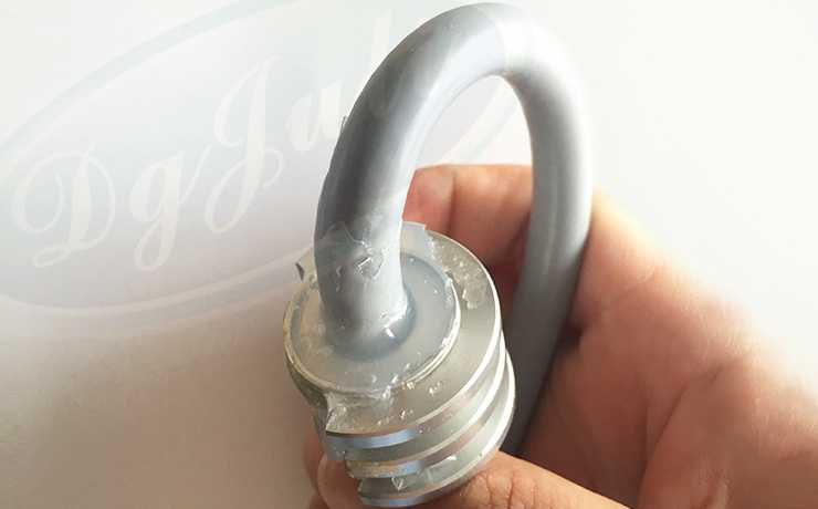 粘硅胶不发硬胶水