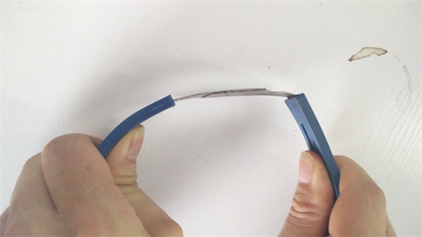 金属专用瞬间胶粘铁效果