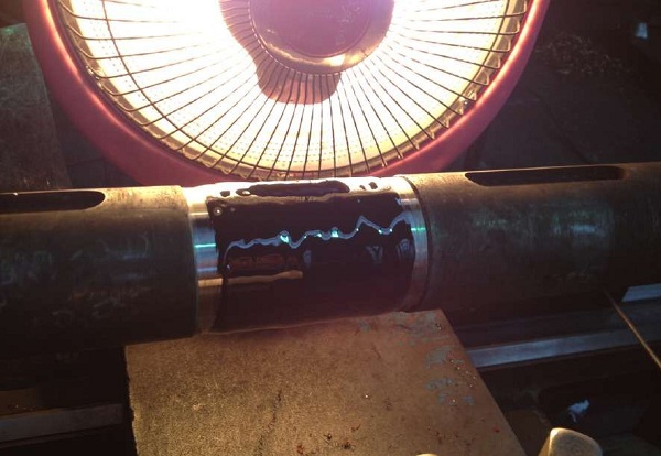 用热源缩短铸铁修补胶固化时间