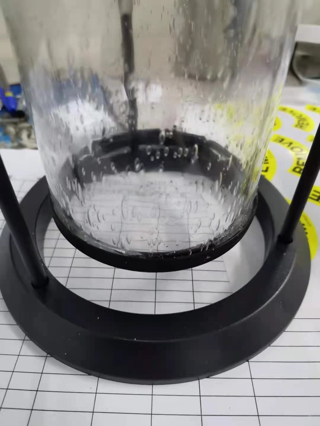 聚力905硅酮密封胶粘牢尼龙与玻璃成功了！