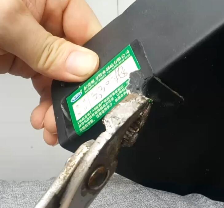 橡胶粘金属胶水，粘摄影器材的胶水