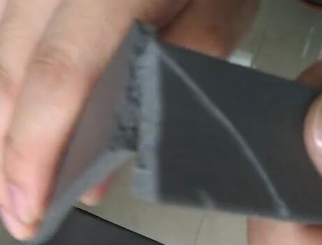 粘好后拉断了的橡胶条 粘好后拉断了的橡胶条