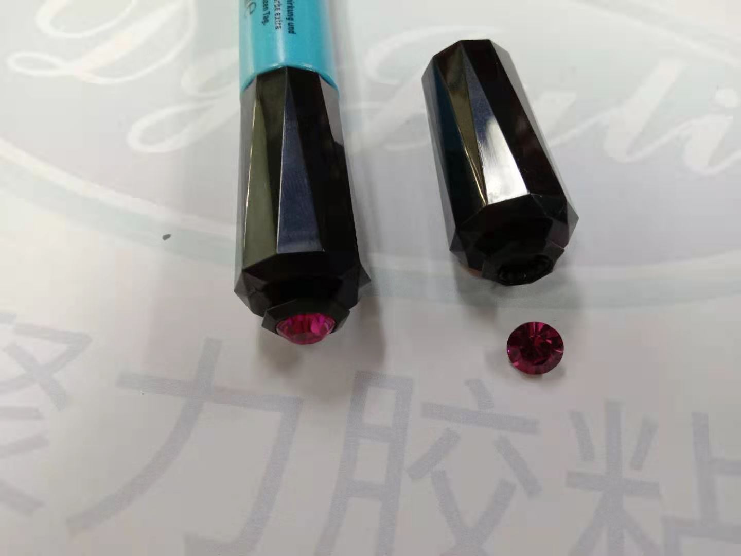 这瓶水钻粘ABS胶水,不溢胶不拉丝还通过了跌落测试 这瓶水钻粘ABS胶水,不溢胶不拉丝还通过了跌落测试