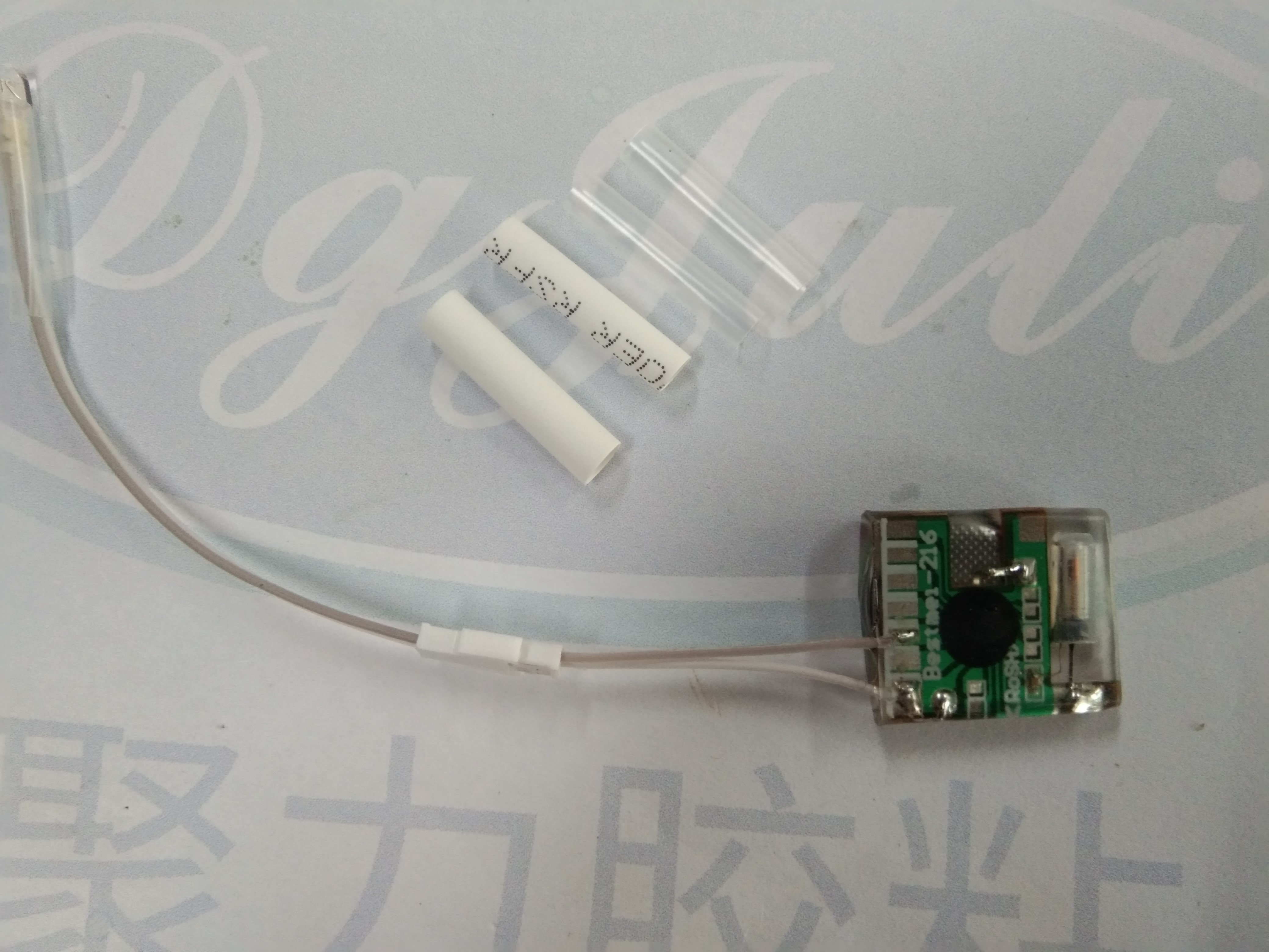 铁氟龙灯珠粘塑料用什么胶 看照明灯饰行业用胶方案