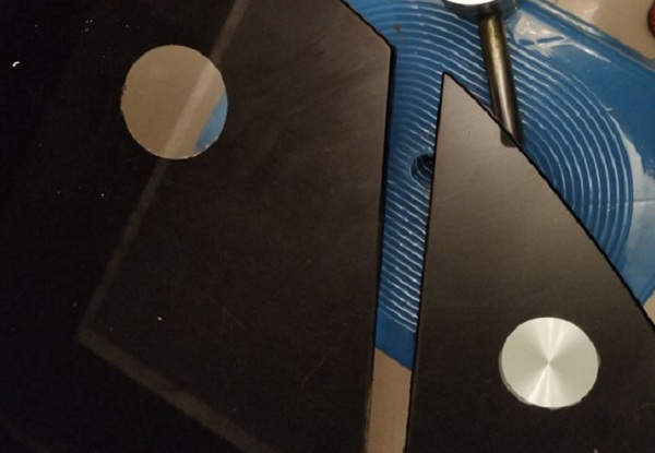 玻璃粘金属UV胶水在家具行业中的应用-聚力胶水