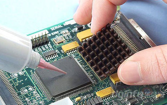 电源适配器散热小能手——聚力导热硅胶