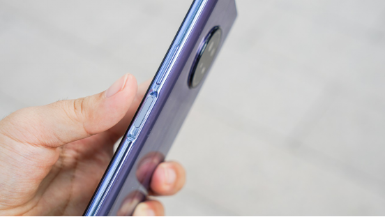 智能手机侧键用胶工艺,聚力胶水让您省时省力省成本 智能手机侧键用胶工艺,聚力胶水让您省时省力省成本