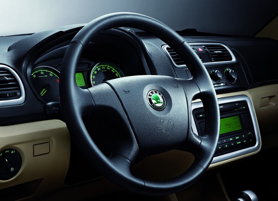 汽车方向盘胶水找聚力，拥有23年行业用胶经验