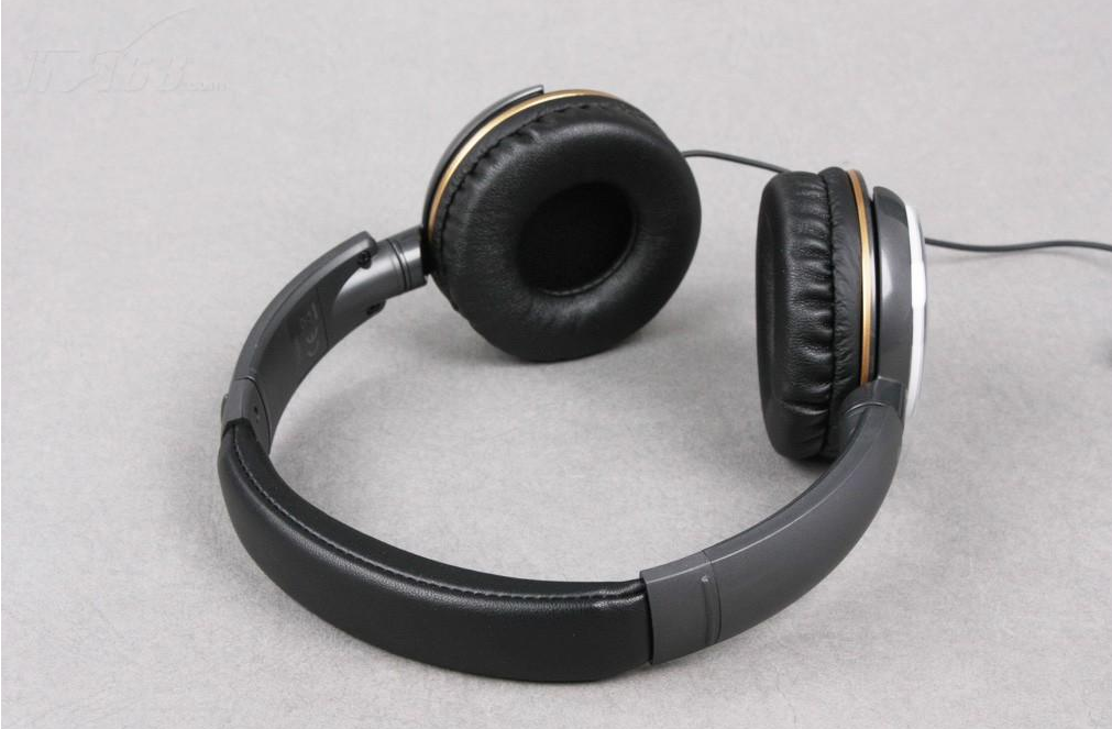 头戴式耳机PC塑料粘接胶,聚力23年老品牌专业事专业做 头戴式耳机PC塑料粘接胶,聚力23年老品牌专业事专业做